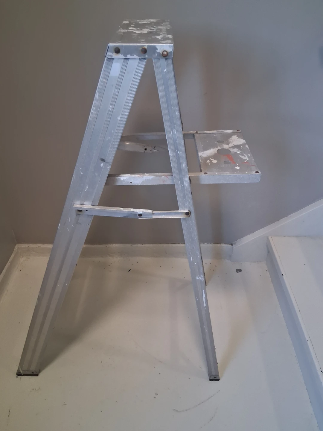Aluminum Step Stool Ladder - photo 2