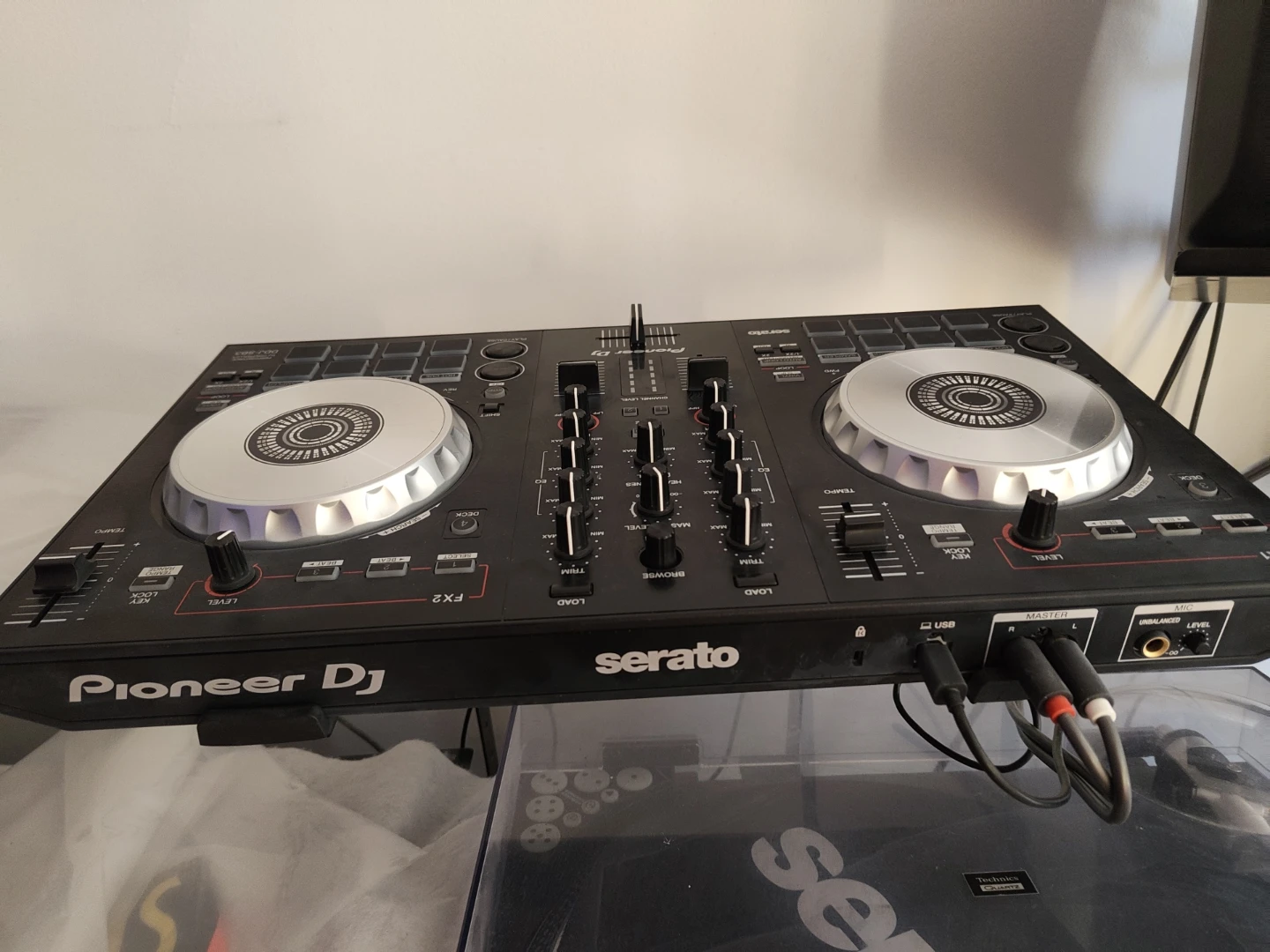 Pioneer DDJ SB-3 and pair of M-Audio BX3 GRAPHITE Speaker - photo 2