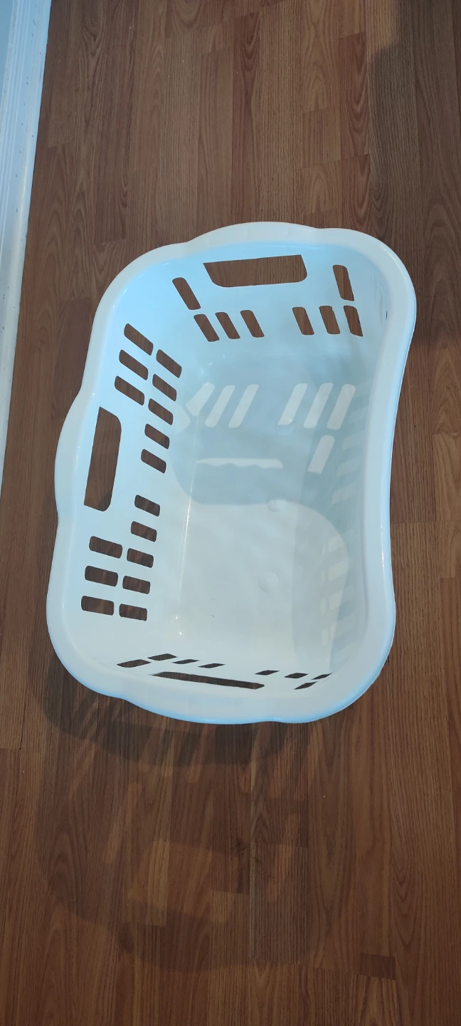 White Plastic Laundry Basket - photo 2