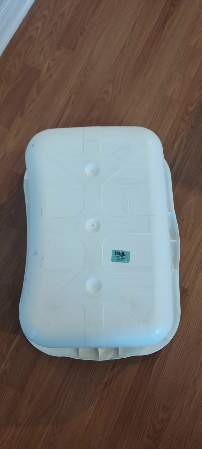 White Plastic Laundry Basket - photo 3