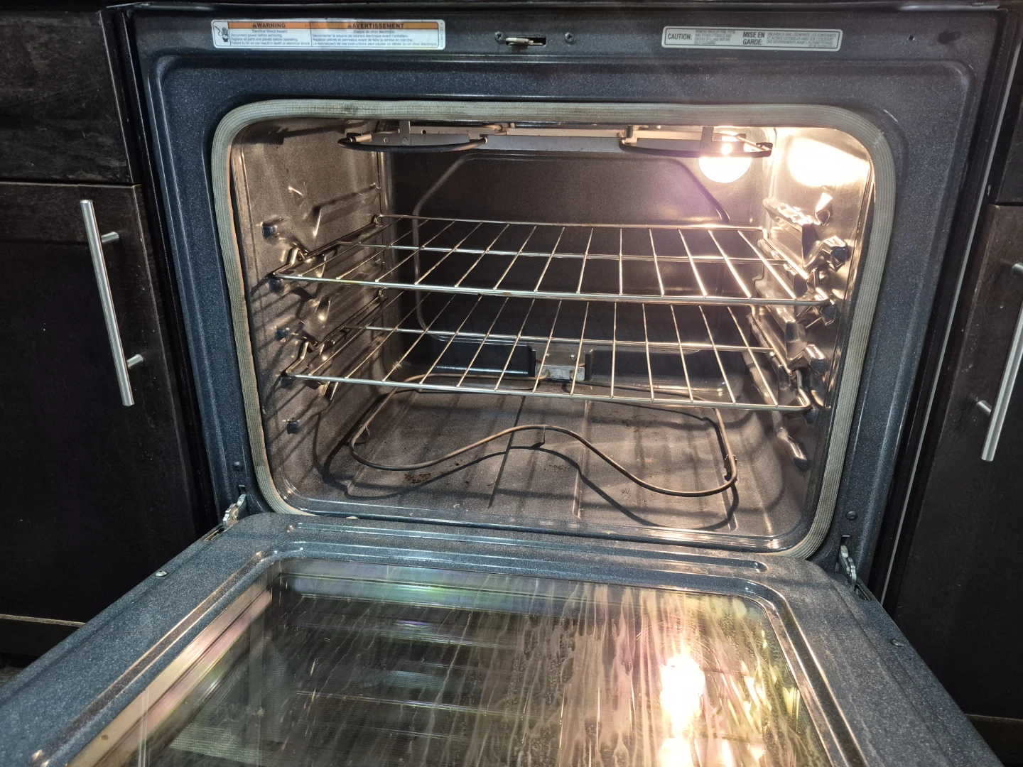 Whirlpool Electric Range with Oven - photo 2