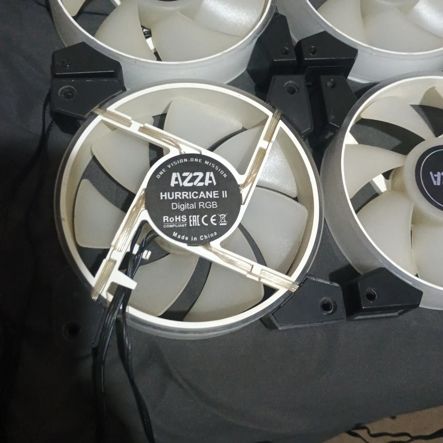 AZZA Hurricane II Digital RGB Case Fans (6 Pack) - photo 2