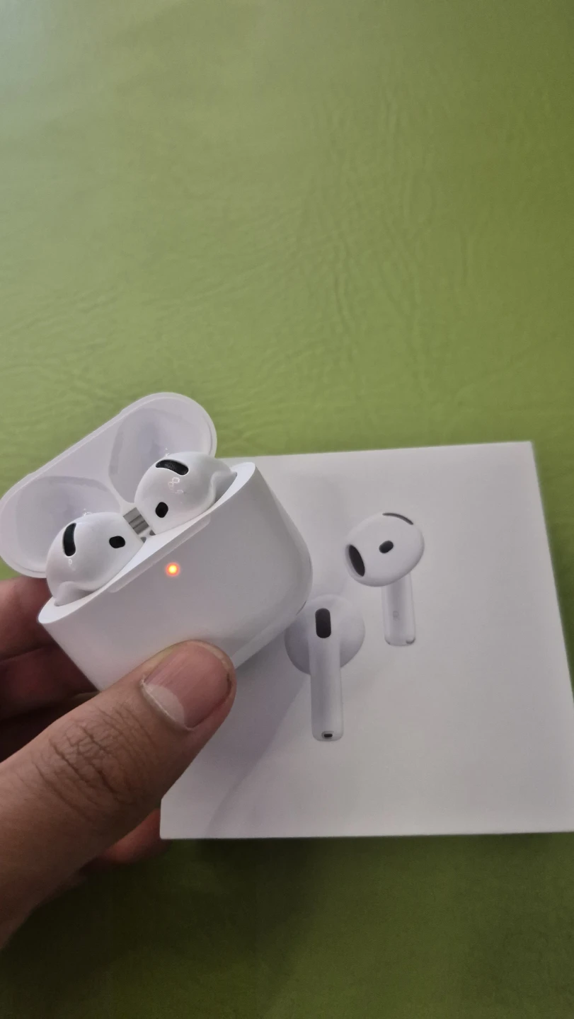 Apple Airpods 4 w/ ANC