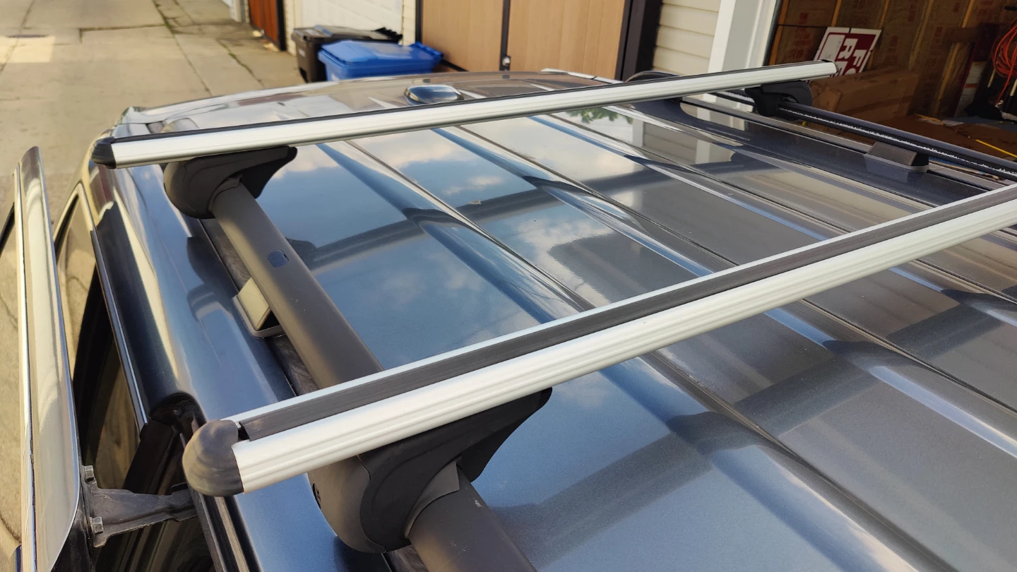 Honda Odyssey Van with Roof Rack - photo 3