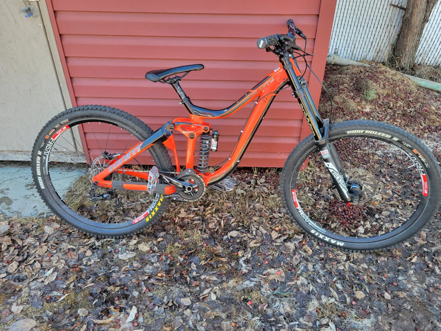 Giant Glory Downhill Mountain Bike