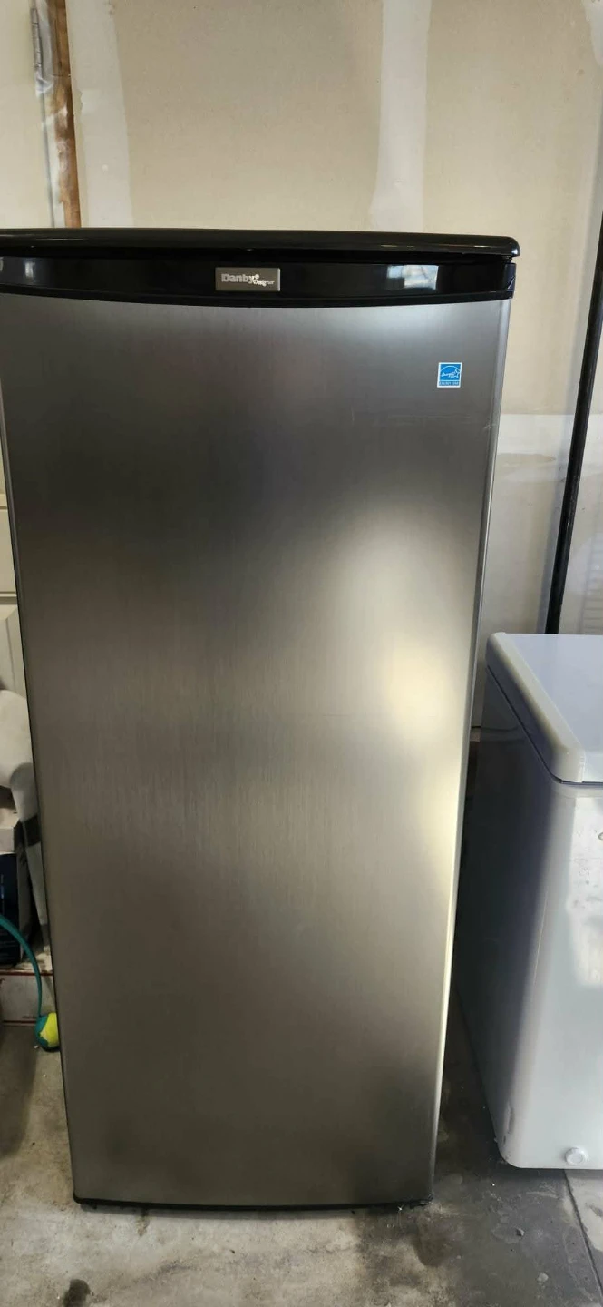 Danby Designer upright Fridge - photo 3