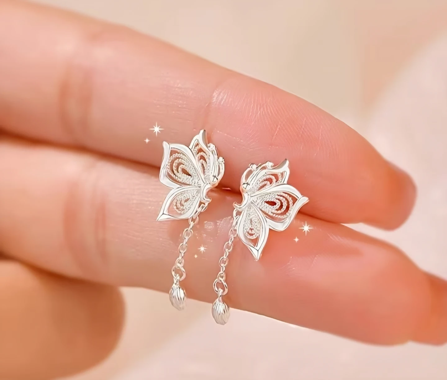 Elegant Hollow Butterfly Tassel Earrings - photo 2