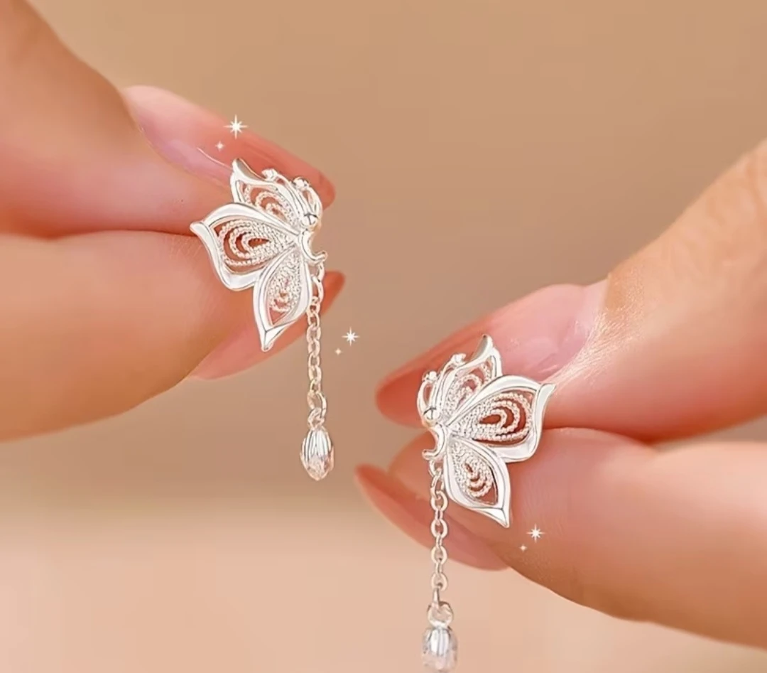 Elegant Hollow Butterfly Tassel Earrings - photo 5