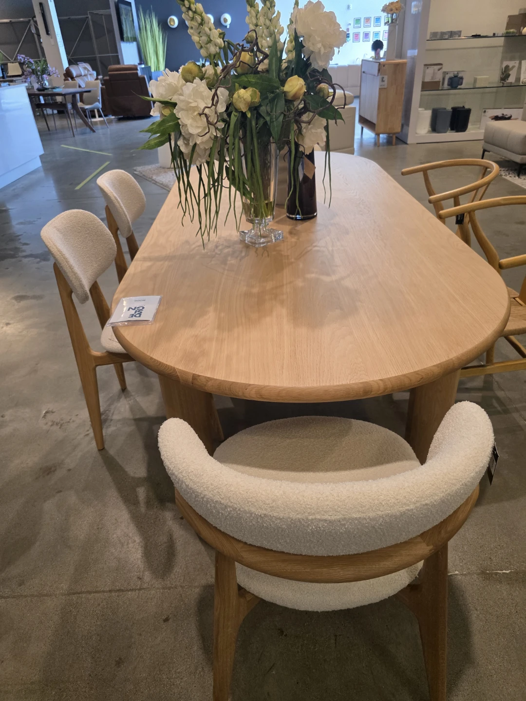 Wooden Oval Dining Table with 4 Bouclé Chairs - photo 4