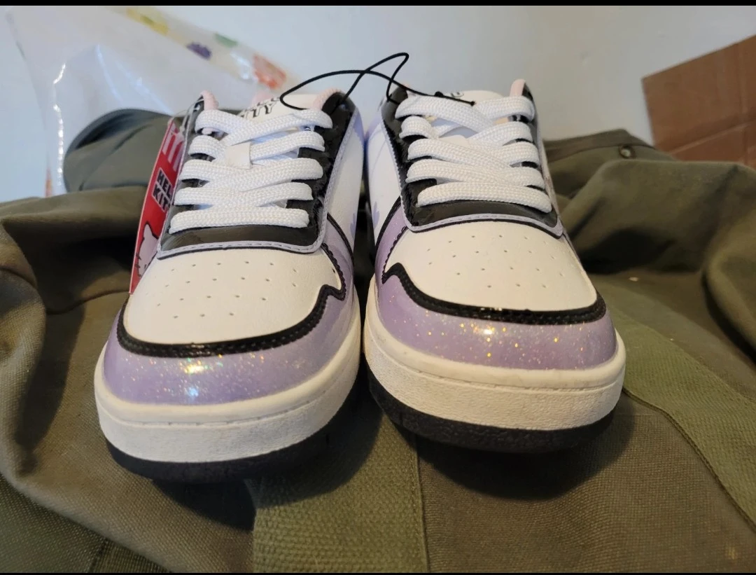 Hello Kitty Women's Shoes - Purple Size 8