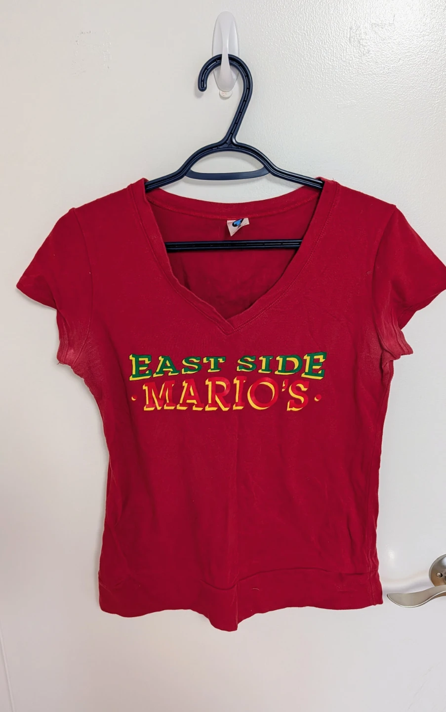 East Side Mario's Red T-Shirt - Women's Large