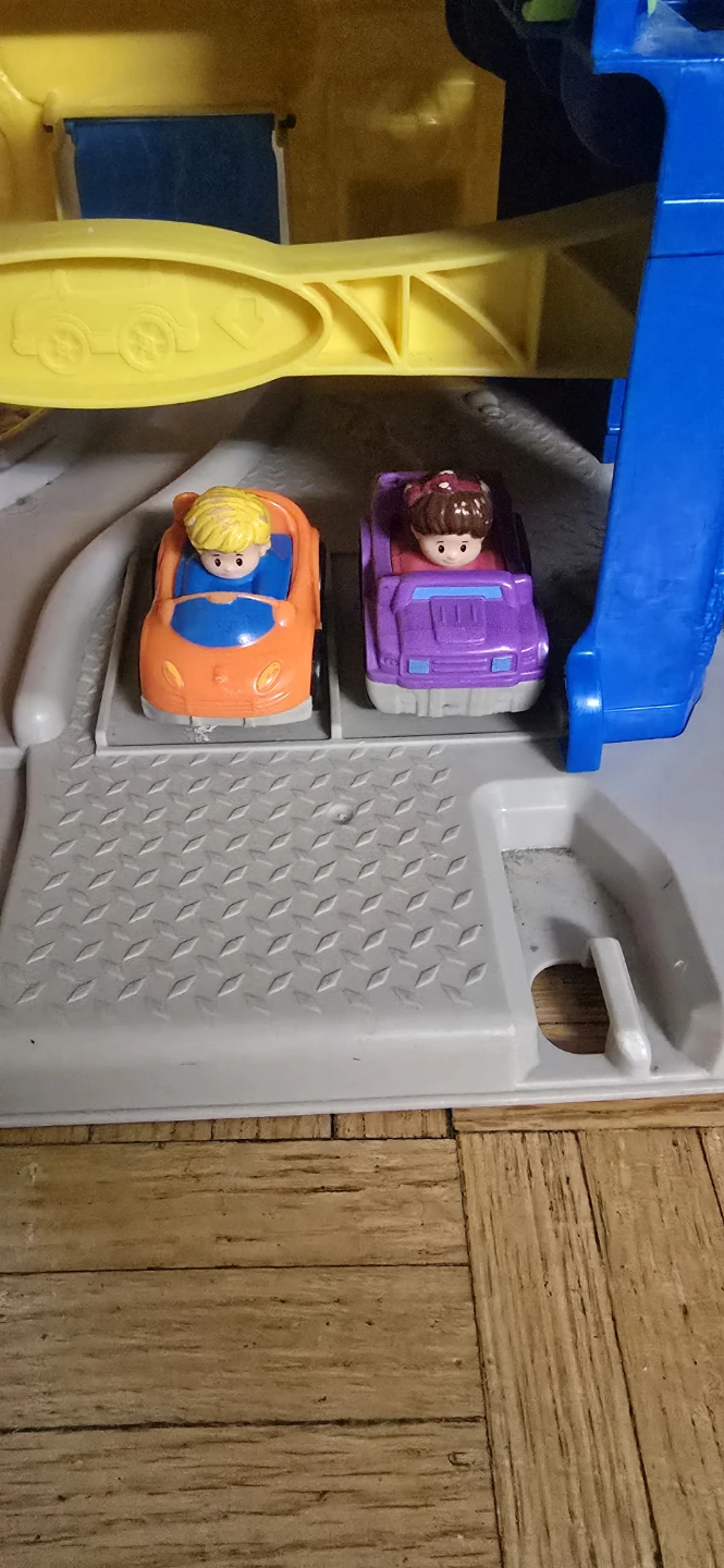Fisher-Price Little People Car Garage Playset - photo 2