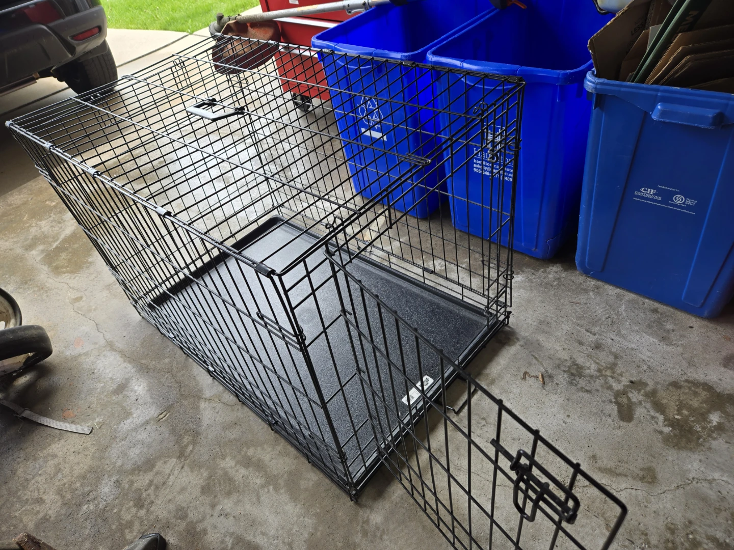Medium Black Wire Pet Crate