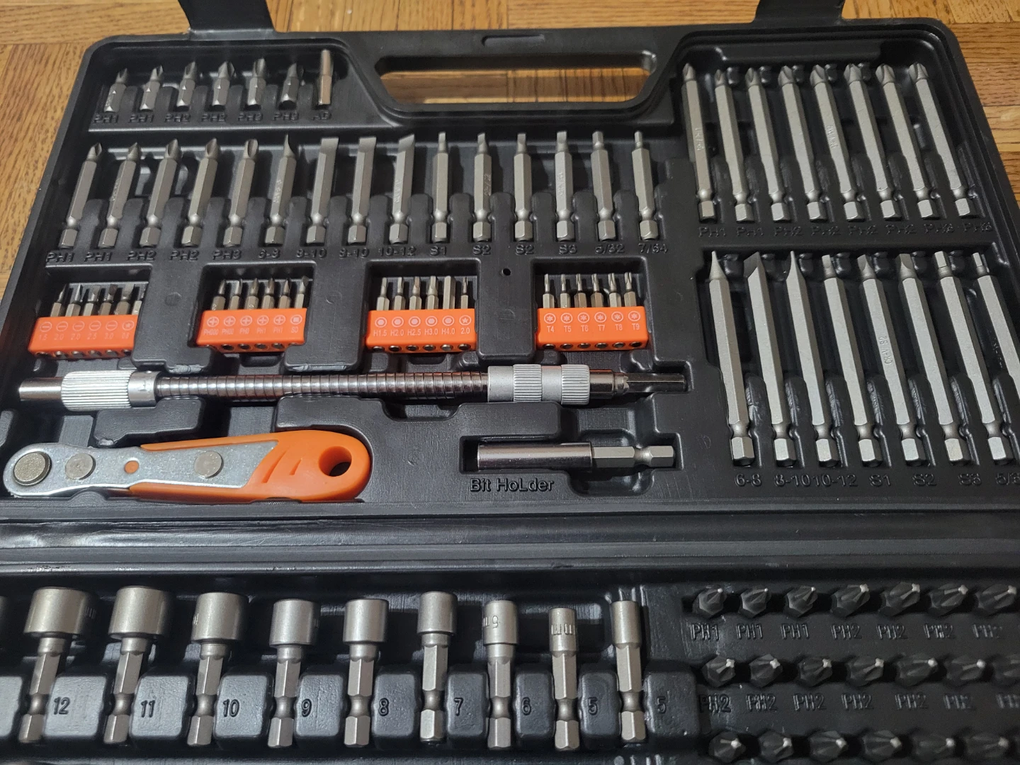 NEW 234 Piece Multi-Bit Screwdriver and Socket Set with Ratchet - photo 3