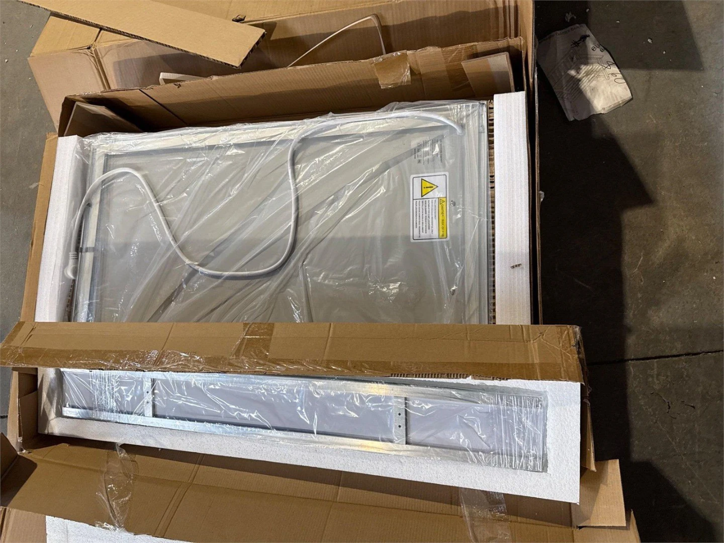 LED Medicine Cabinet with Anti-Fog and Time Display, totally new - photo 5