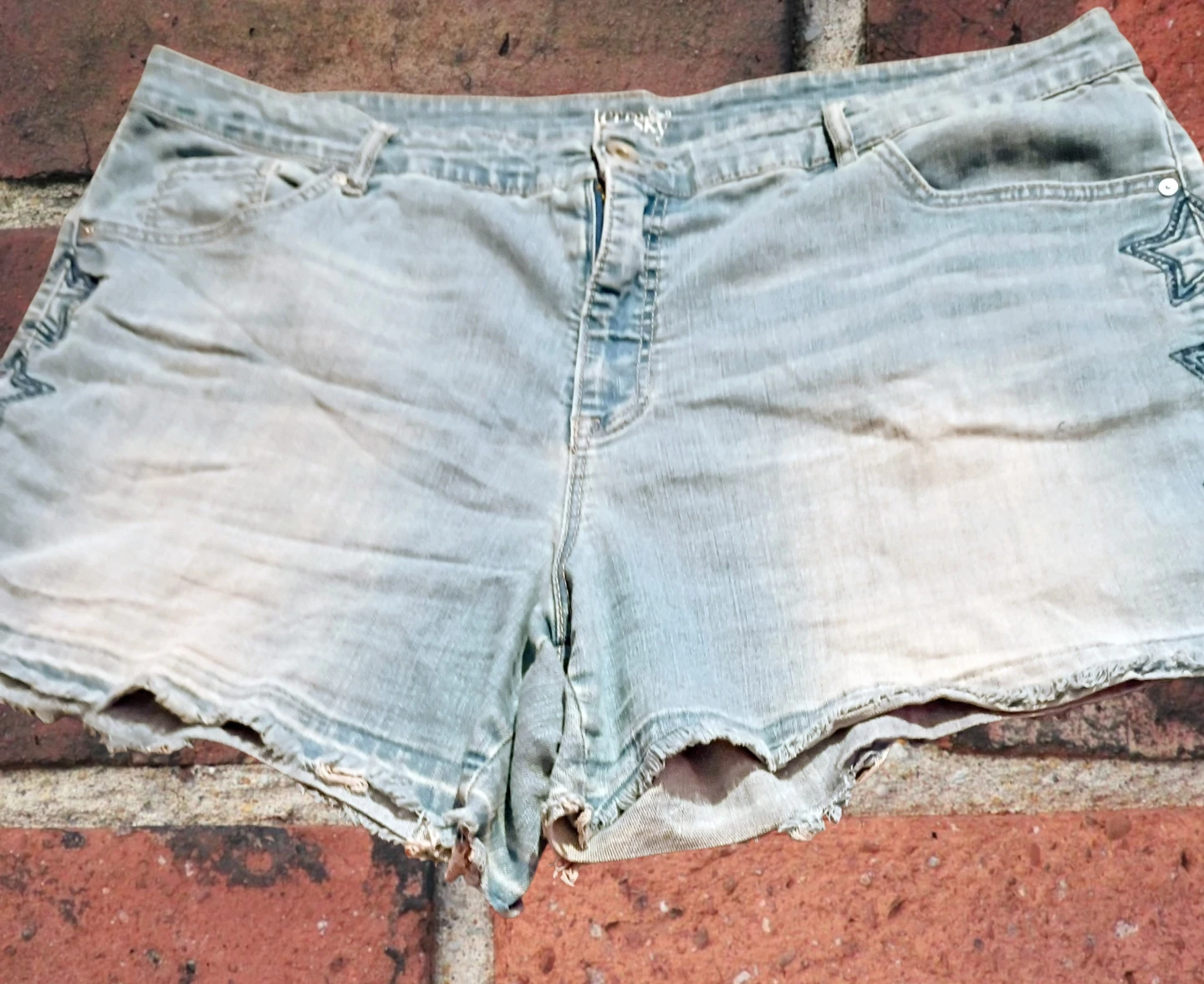 Women's jean shorts by "JEANS" size 22 comfy & stretchy.. - photo 2