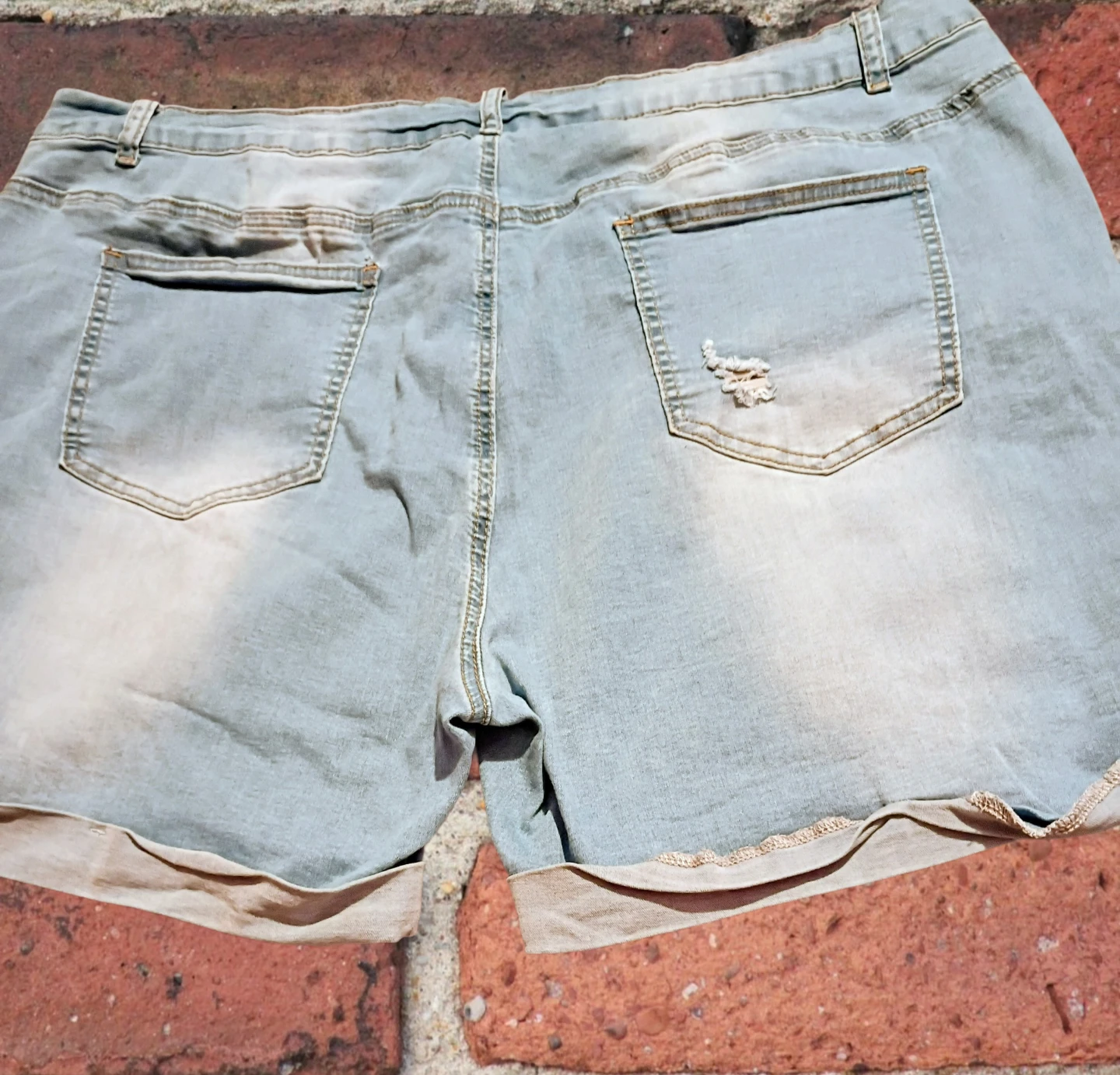 Women's jean shorts by "JEANS" size 22 comfy & stretchy.. - photo 3