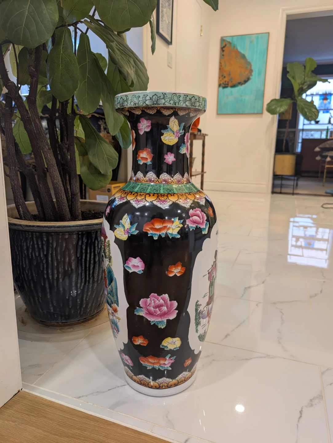 Large Decorative Porcelain Vase with Asian Scene - photo 2