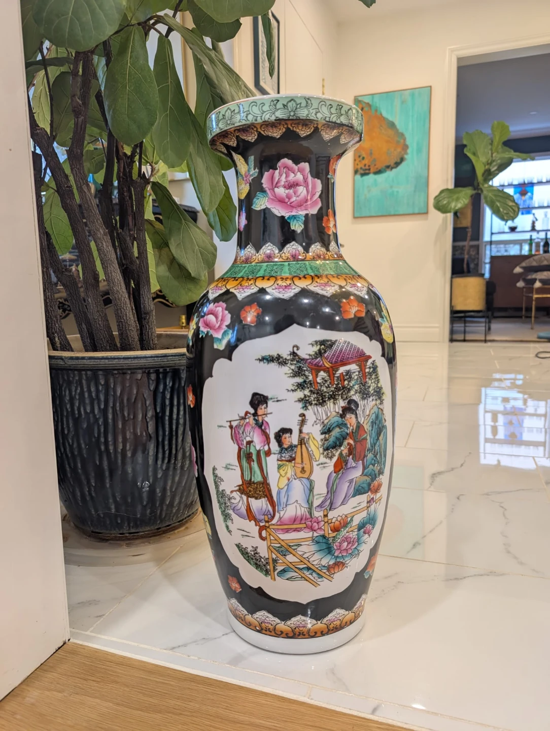 Large Decorative Porcelain Vase with Asian Scene - photo 4
