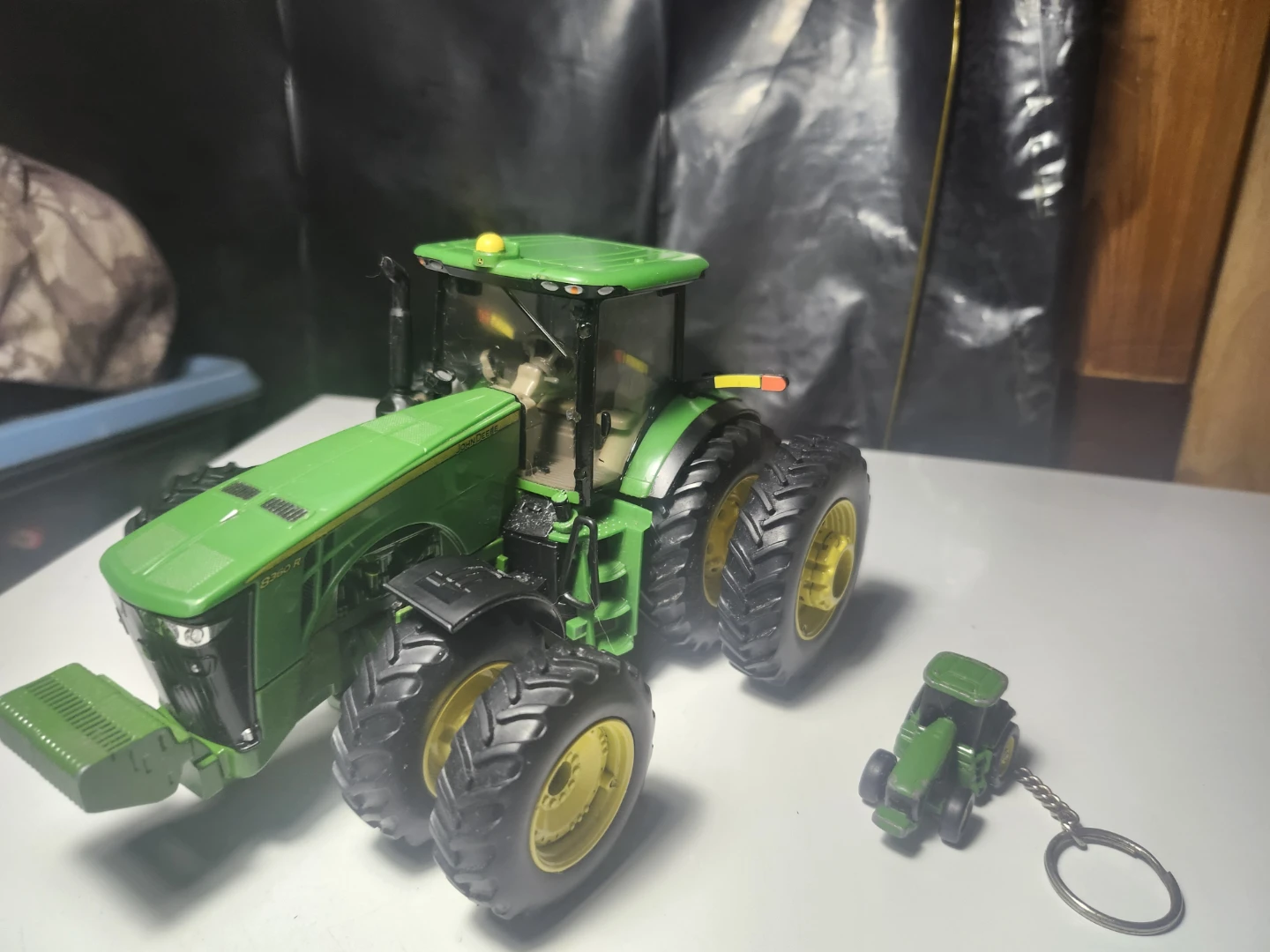 John Deere Tractor & Keychain - photo 2