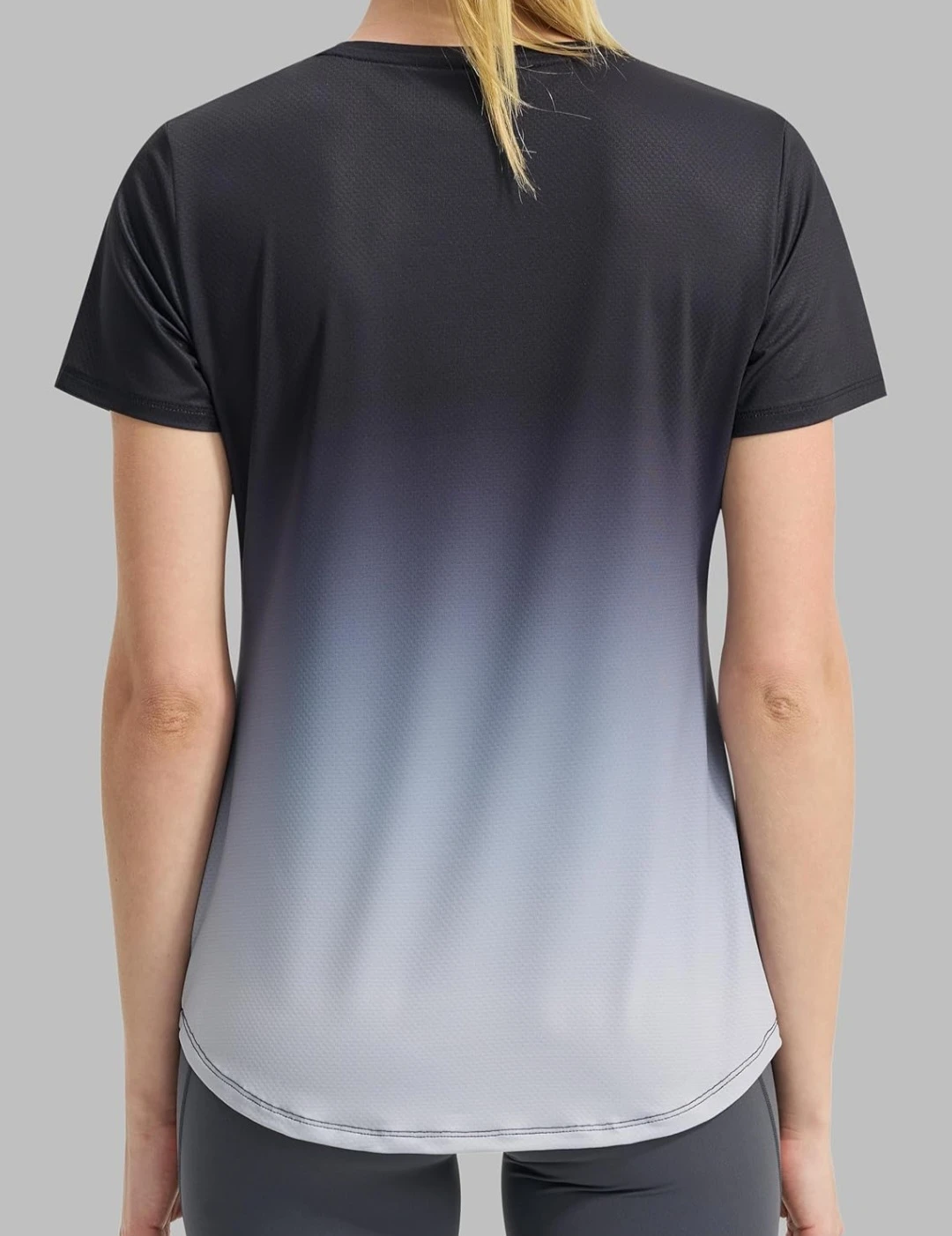 BNWT EZRUN Women's Gradient Black Workout T-Shirt - Size Small - photo 2