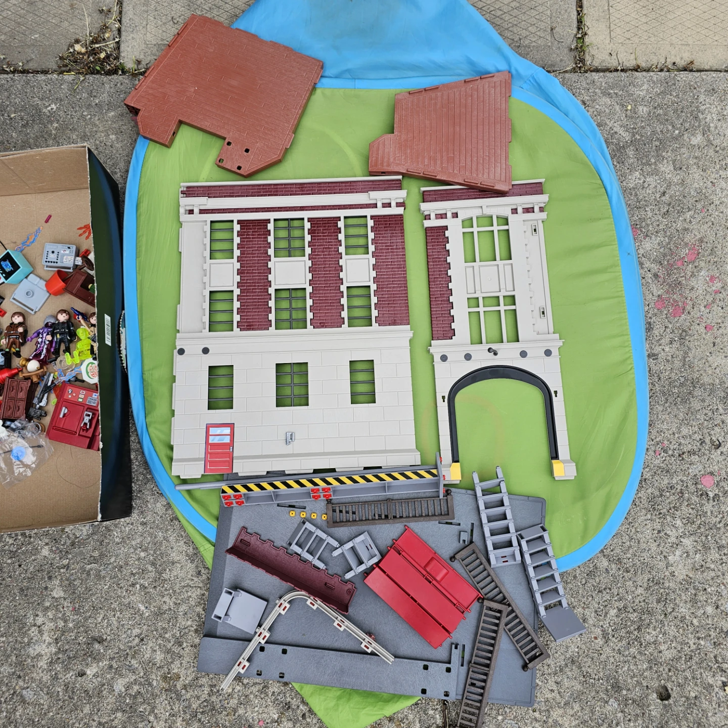 Playmobil Ghostbusters Firehouse (9219) & Helicopter (9385) - photo 2
