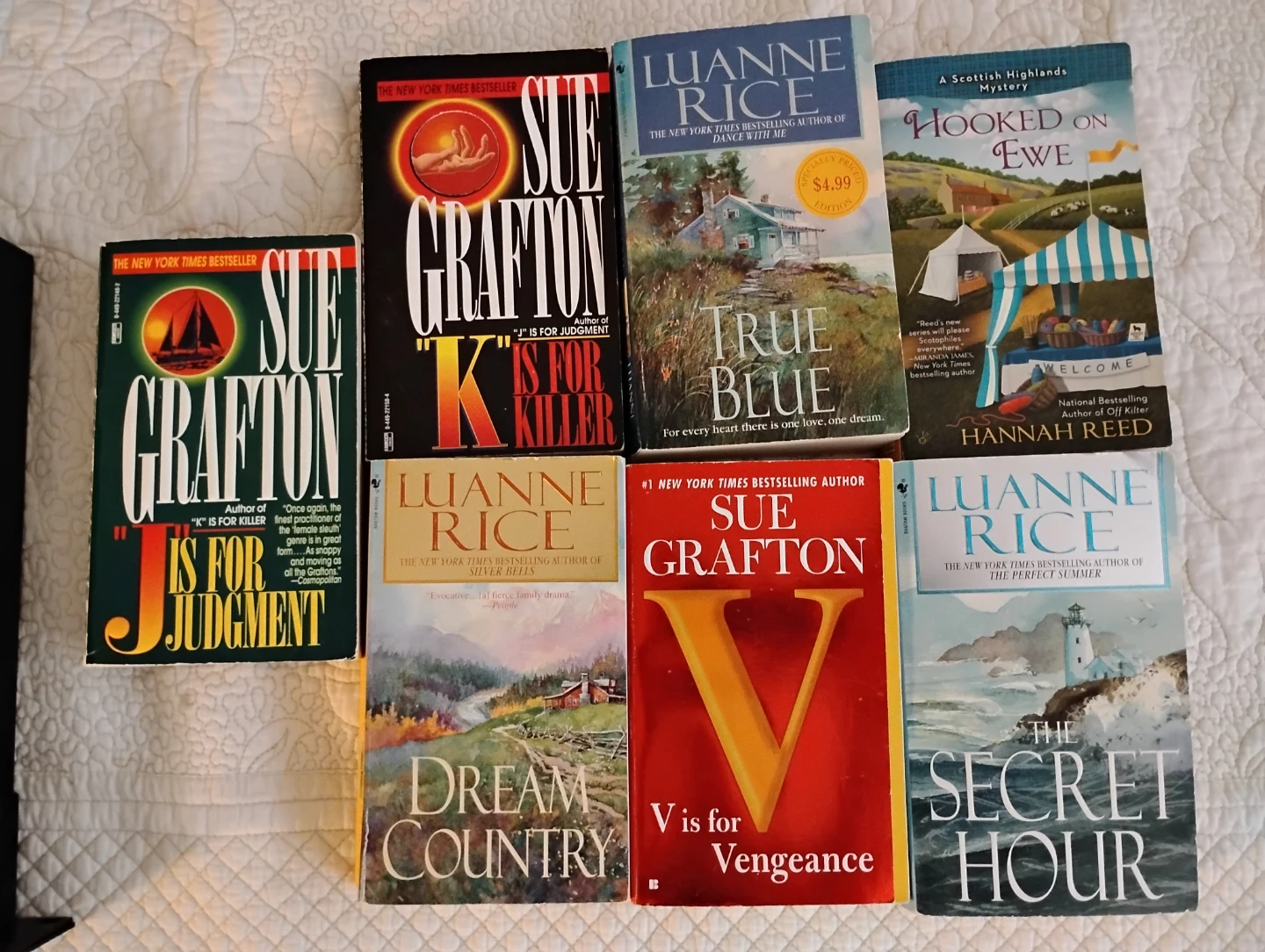 7x Collection of Sue Grafton & Luanne Rice Novels