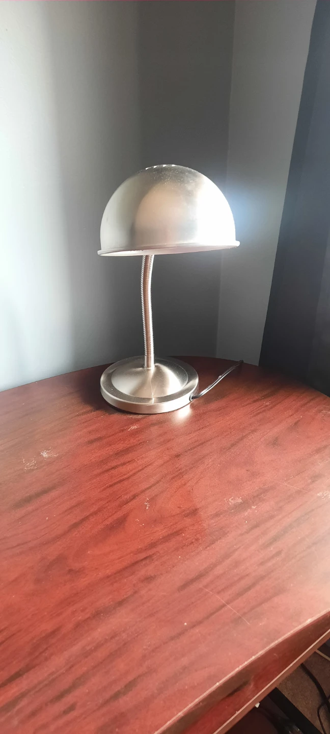 Solid study table with lamp - photo 4