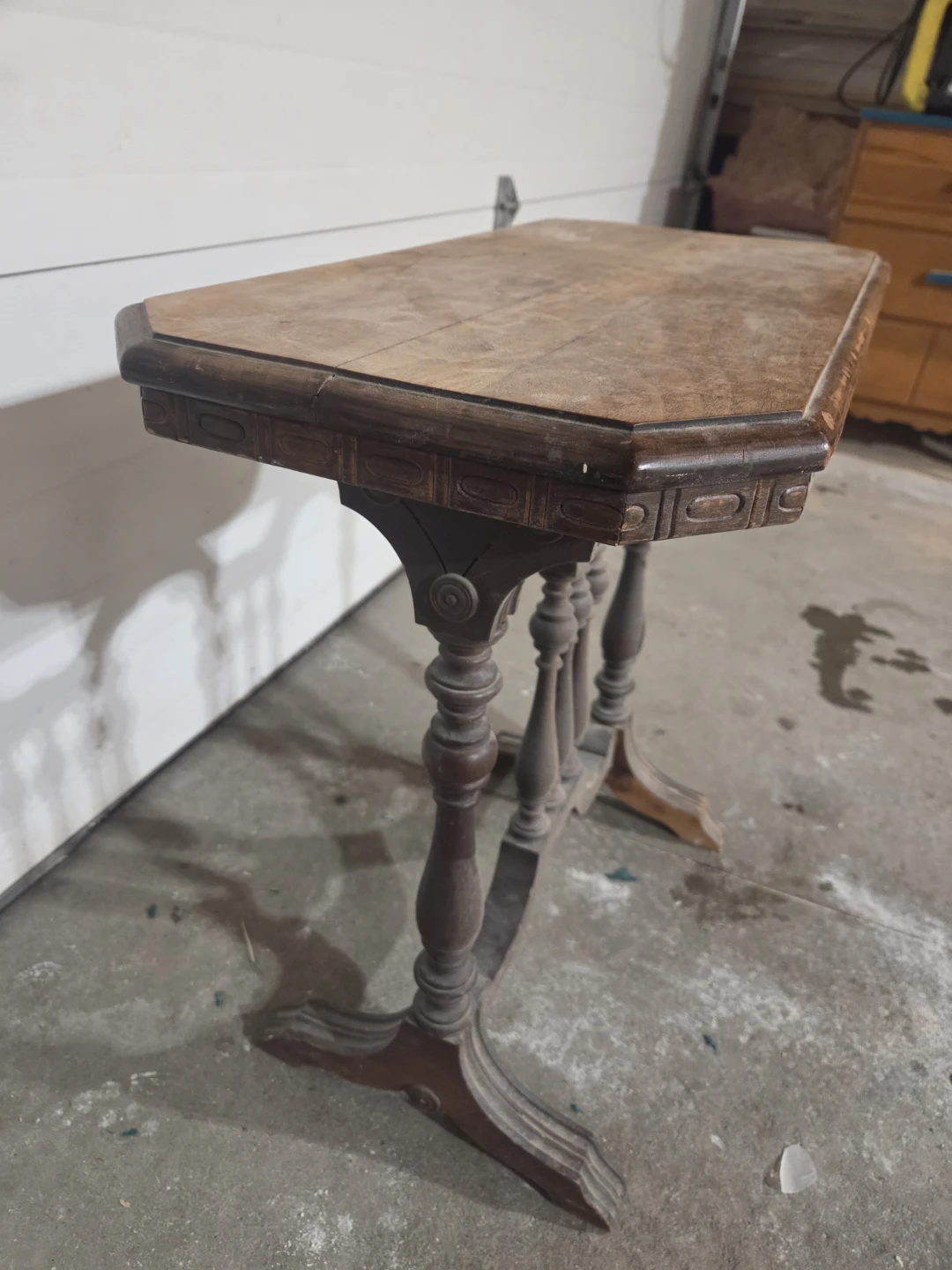 Antique Jacobean Revival side/parlor table. - photo 2