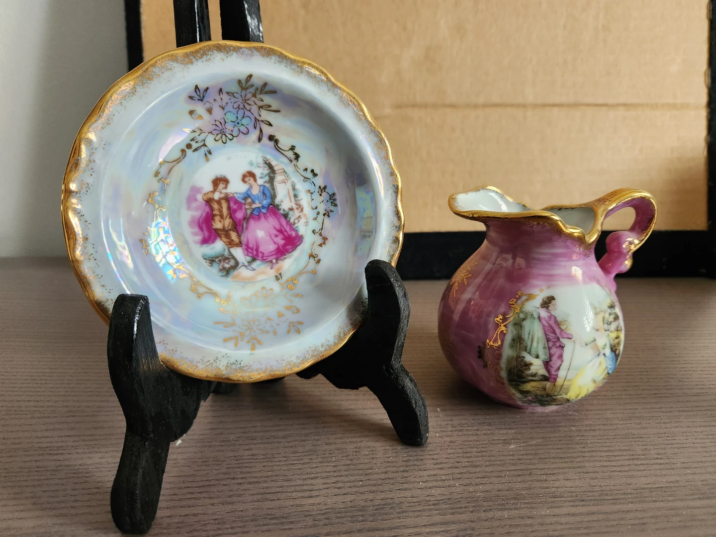 Vintage Porcelain Tea Cup and Saucer Set with Gold Trim - photo 4