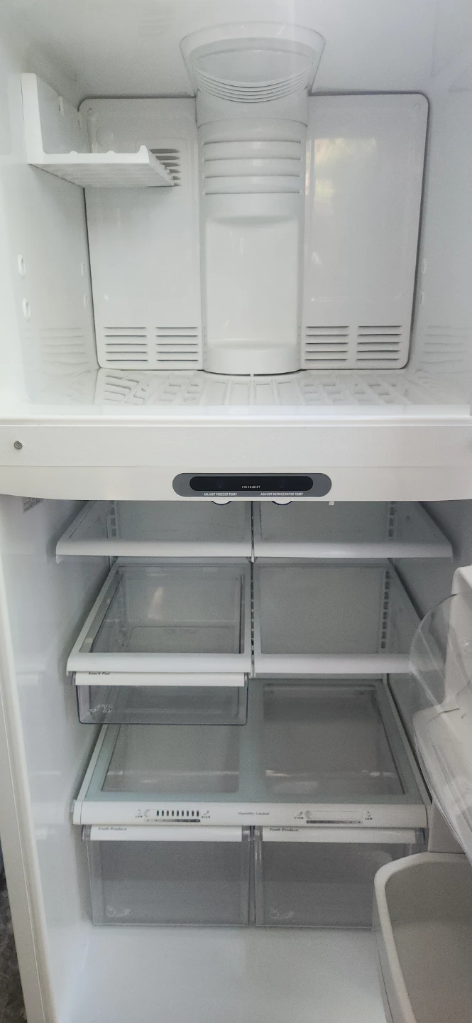 GE Refrigerator - photo 2