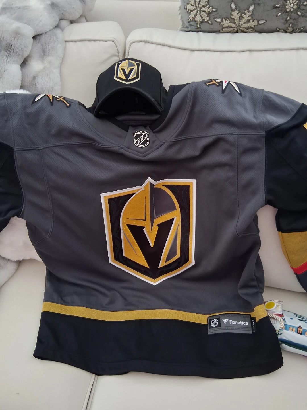 Vegas Golden Knights Jersey and Cap Set