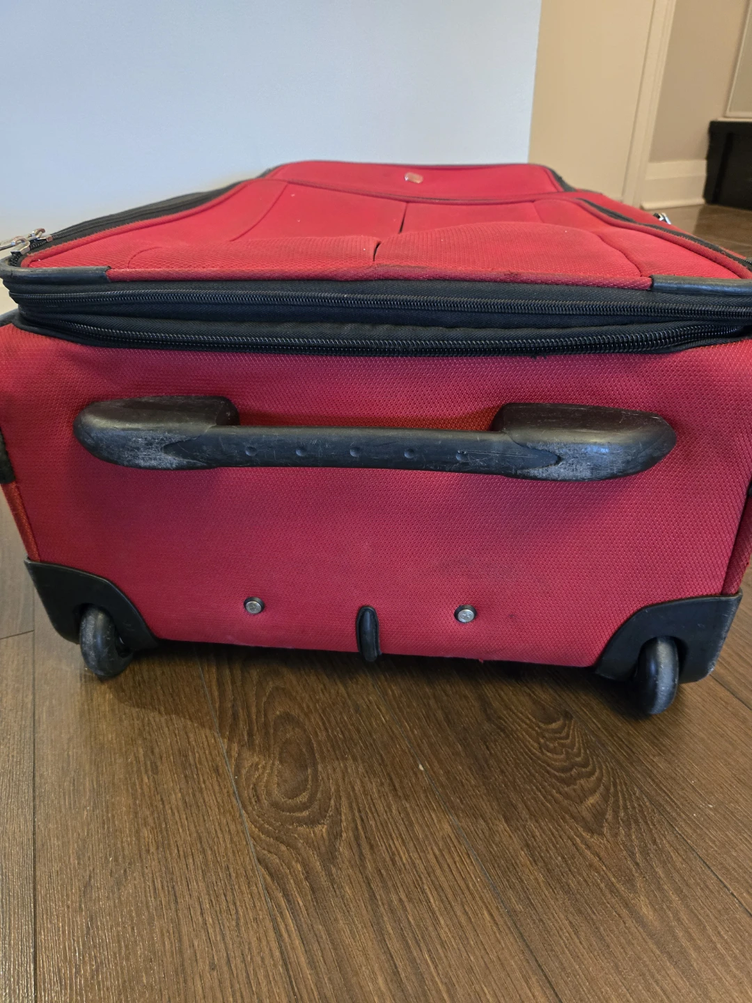 Swiss Gear Softcase Expandable Check-In Luggage - photo 3