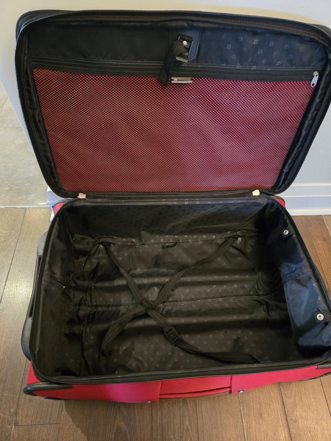 Swiss Gear Softcase Expandable Check-In Luggage - photo 5