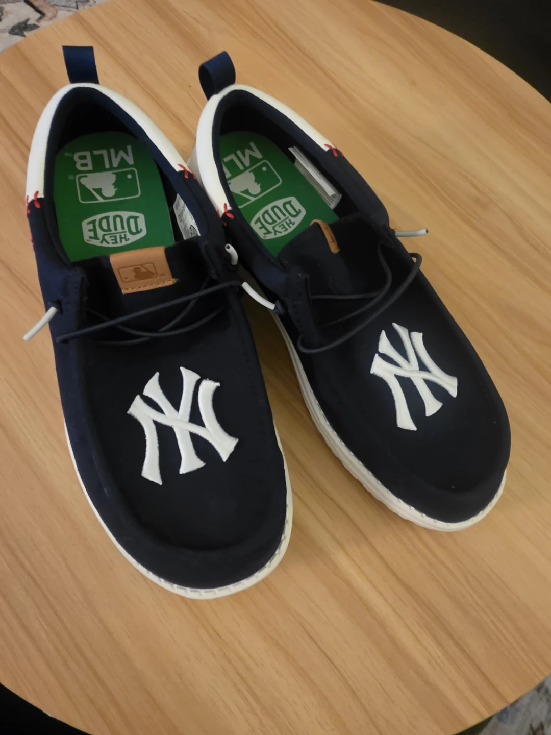 Hey Dude Wally Sox Shoes New York Yankees MLB Size 9