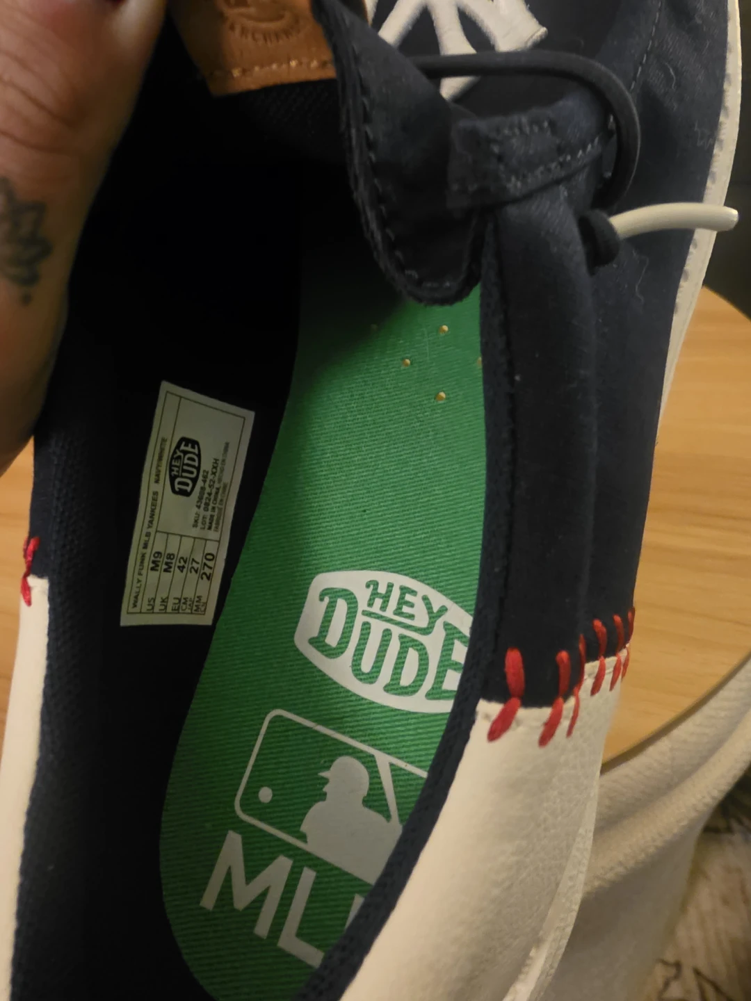 Hey Dude Wally Sox Shoes New York Yankees MLB Size 9 - photo 3