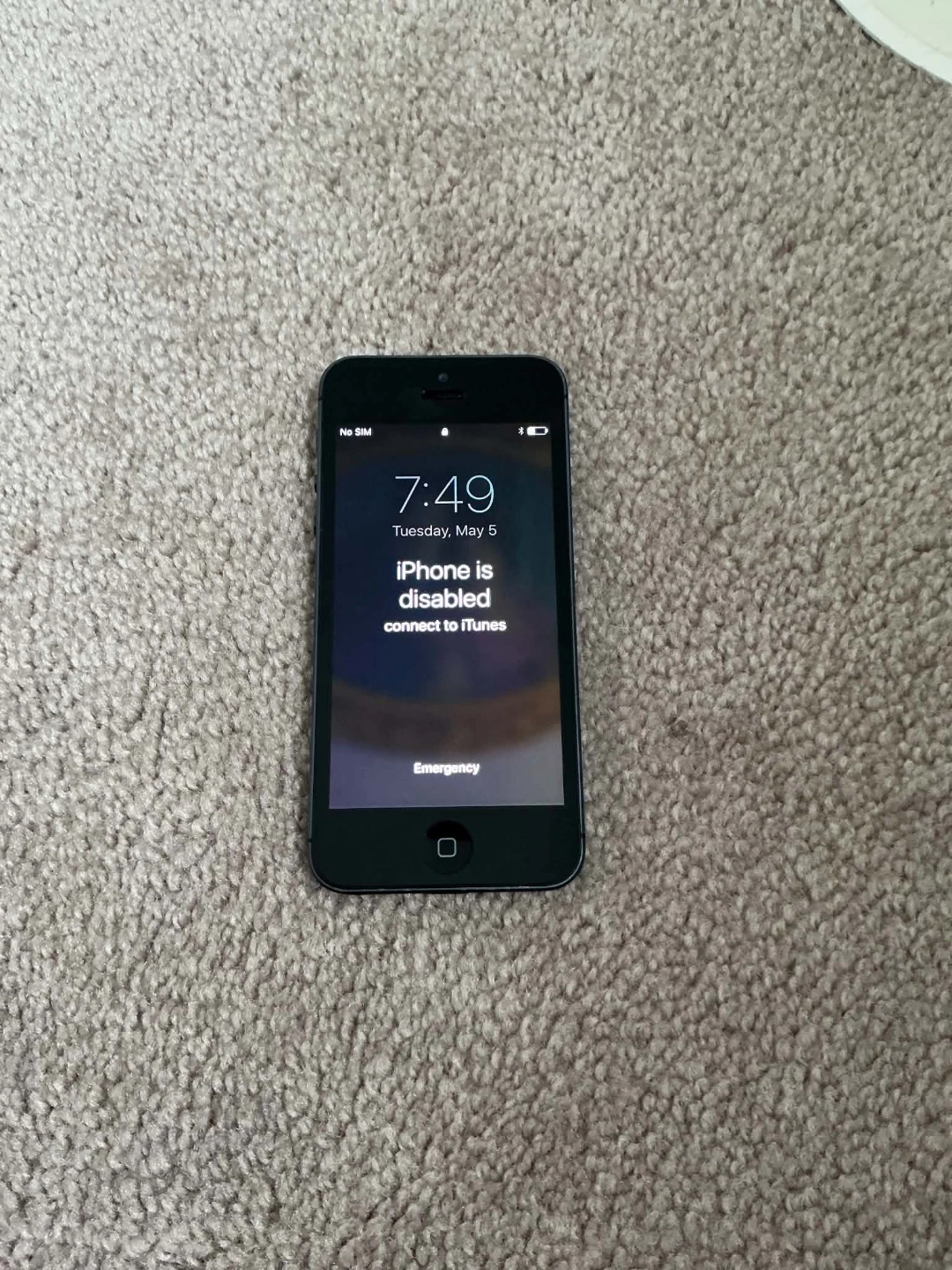 iPhone 4 that says iPhone is disabled - photo 3