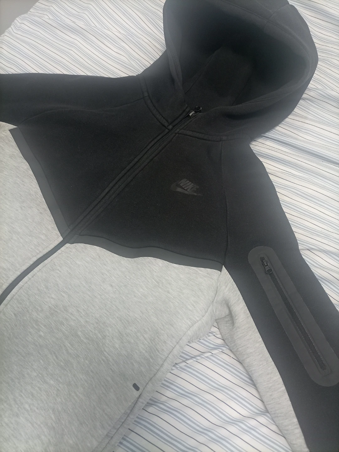 Kids Nike Tech Fleece Full Zip Hoodie XL - photo 2
