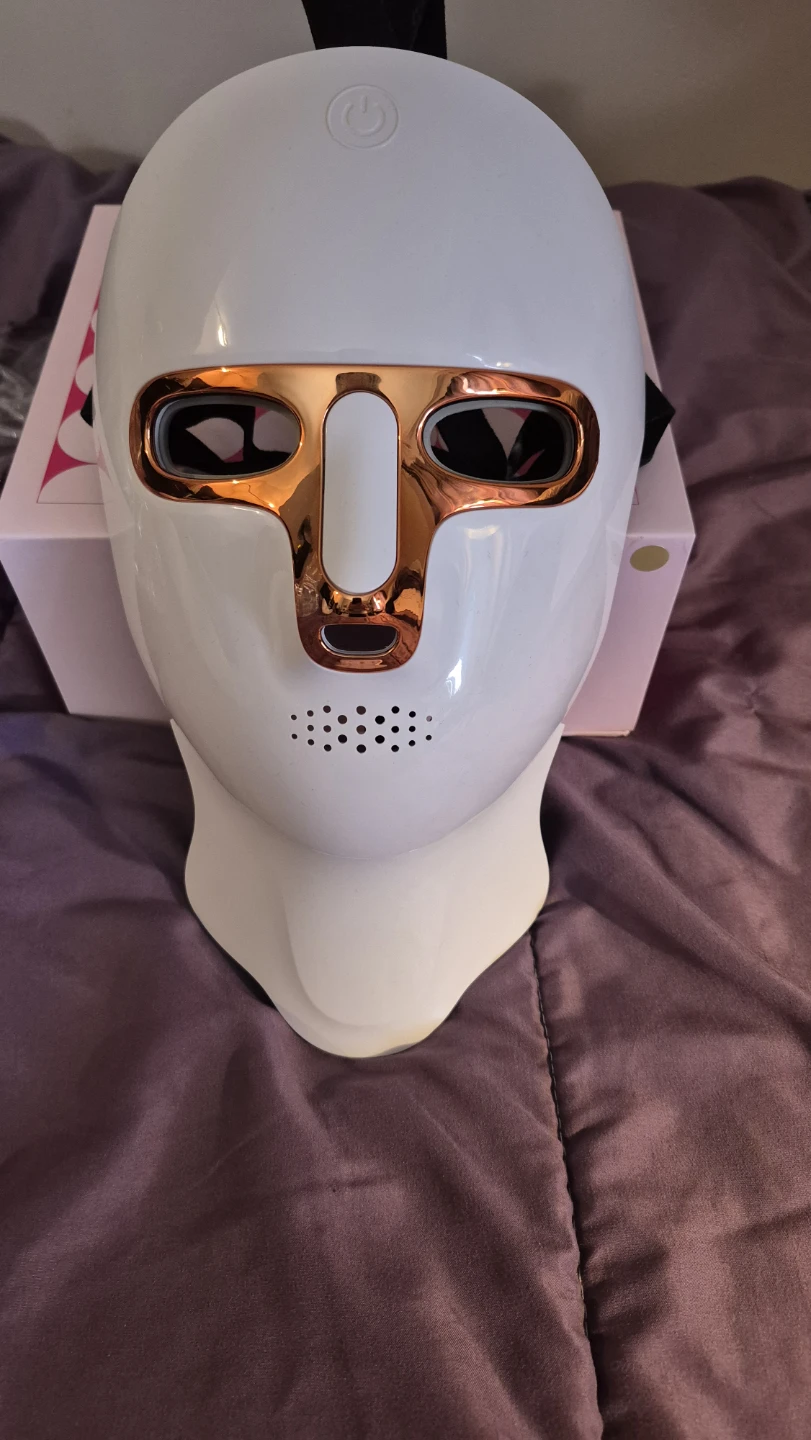LED Facial Mask with neck extension - photo 3