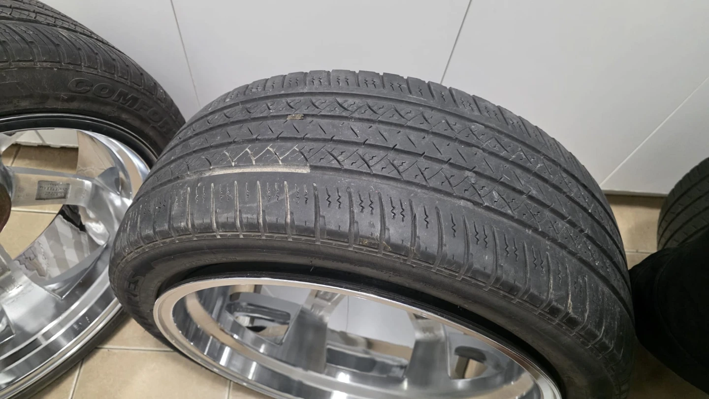Helo 235/45ZR20 100W Comfort AS Tires with Chrome Rims