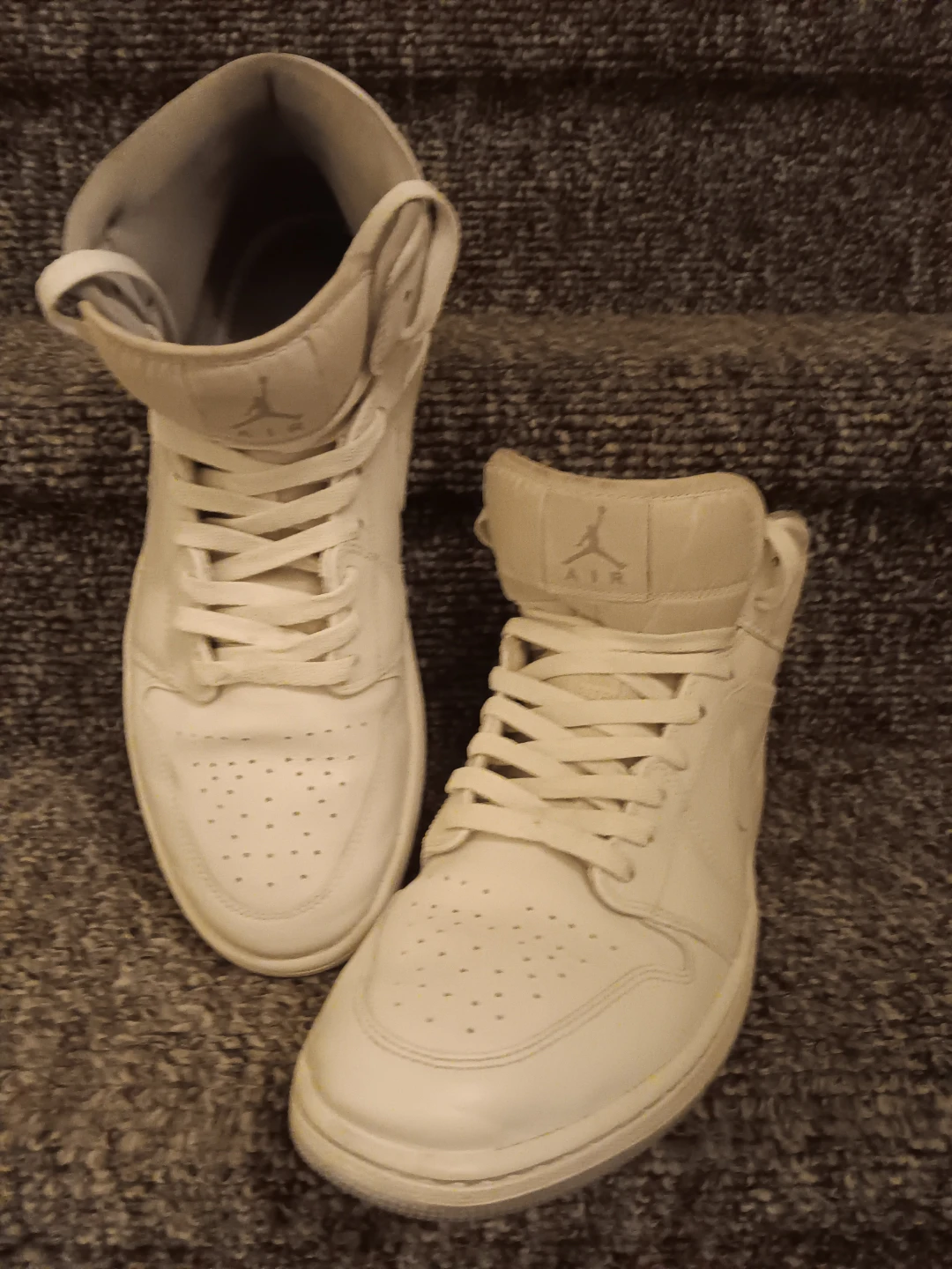 Air Jordan 1 Mid White Sneakers