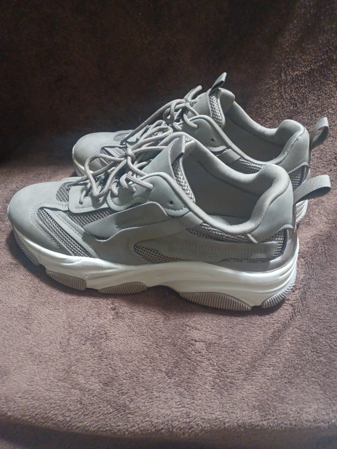 Steve madden possession beige size 12