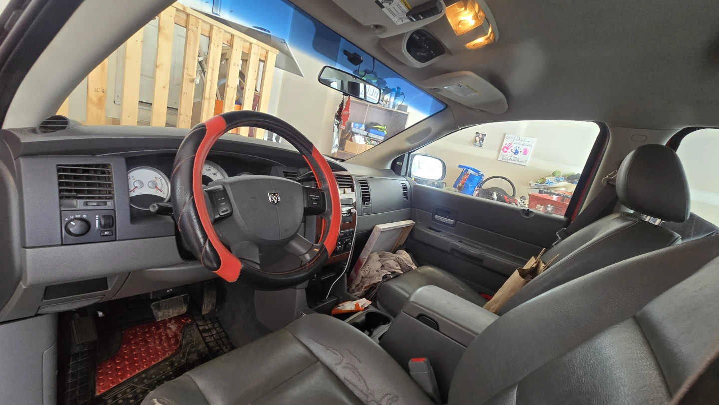 Red Dodge Durango SUV - photo 4
