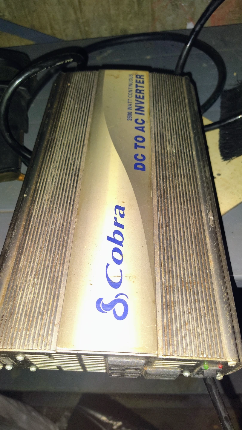 Cobra CPI 2500 DC to AC Power Inverter