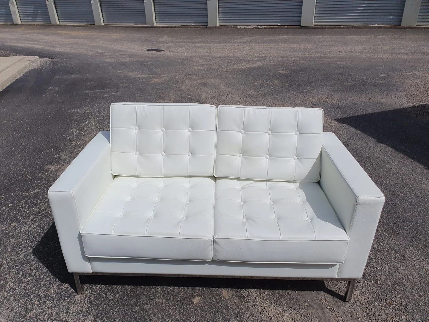 White Tufted Sofa Set - photo 3