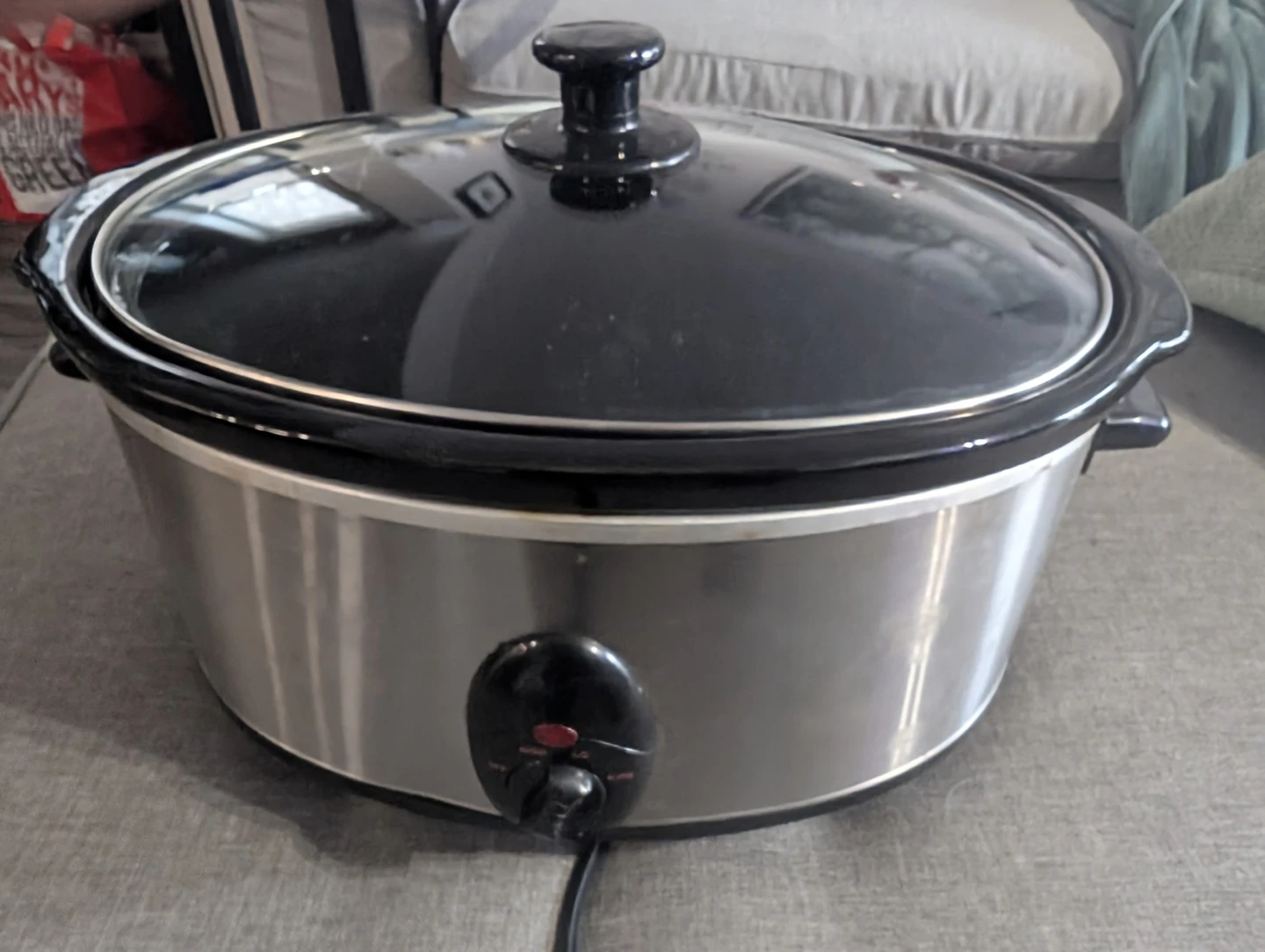 6 quart slow cooker Clean & good working condition Airdrie