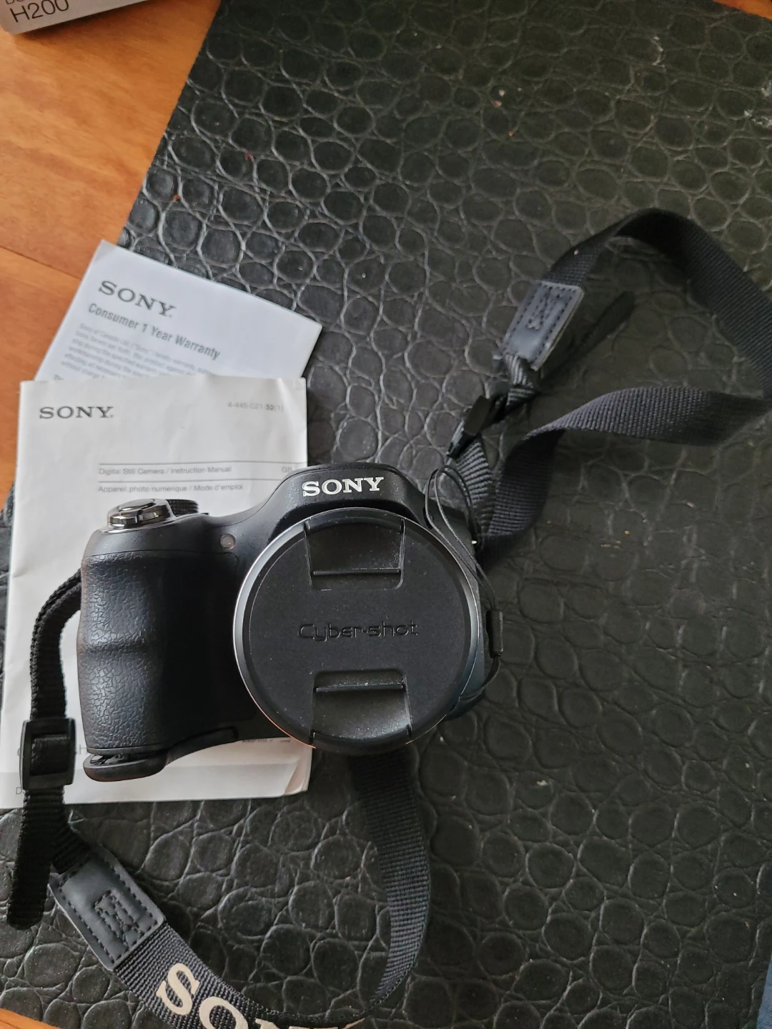 Sony Cyber-shot DSC-H200 Digital Camera - photo 2