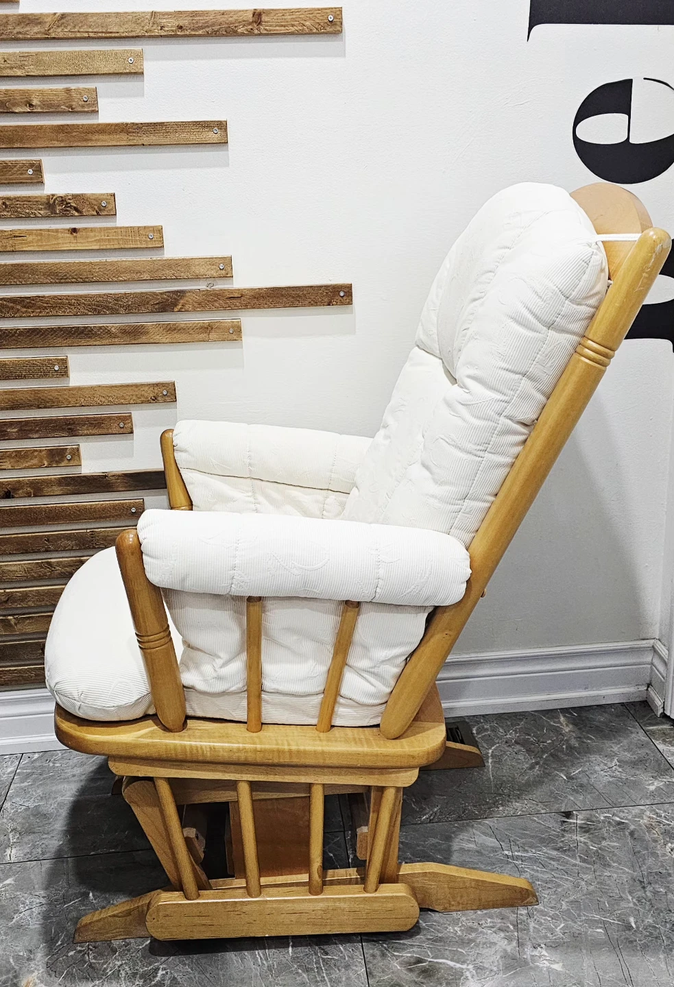 Dutailier Glider Rocking Chair - photo 3
