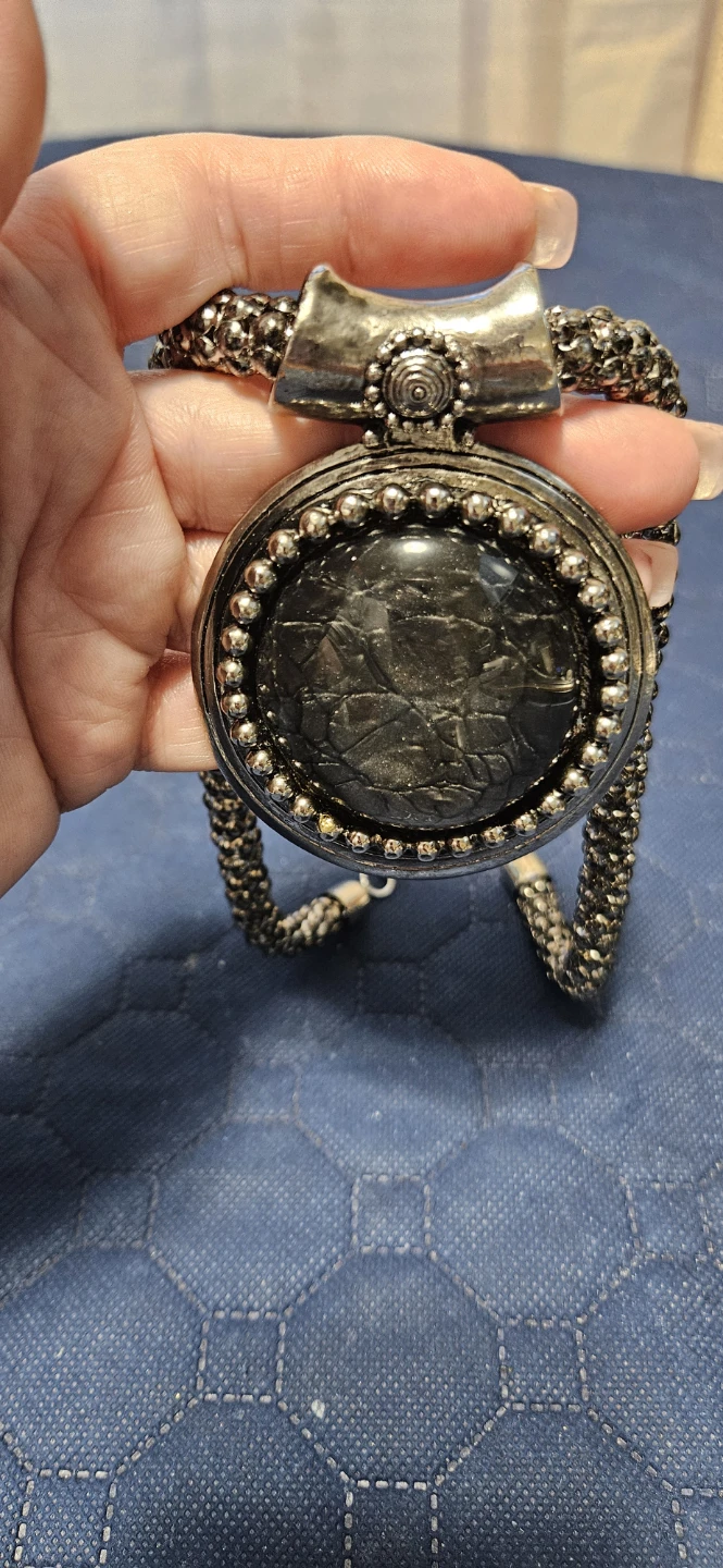 Silver tone statement necklace with large pendant - photo 5
