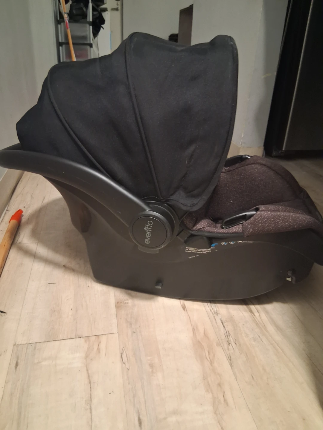 Evenflo Infant Car Seat - photo 3